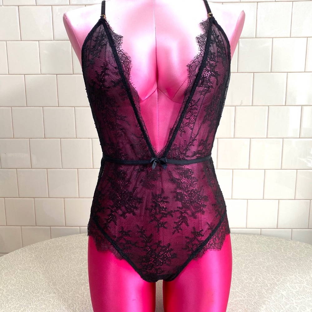 COPY - Victoria’s Secret all over lace bodysuit